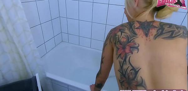 trendsdeutsche schlampe blonde teen macht piss fick im badezimmer